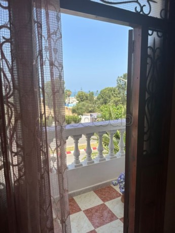 location-dun-appartement-a-asilah-surface-de-73-m2-tout-confort-avec-cheminee-et-climatisation-big-11