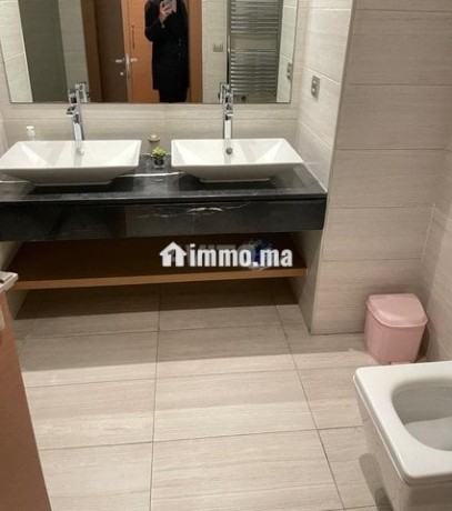 bel-appartement-meuble-a-cfc-big-16