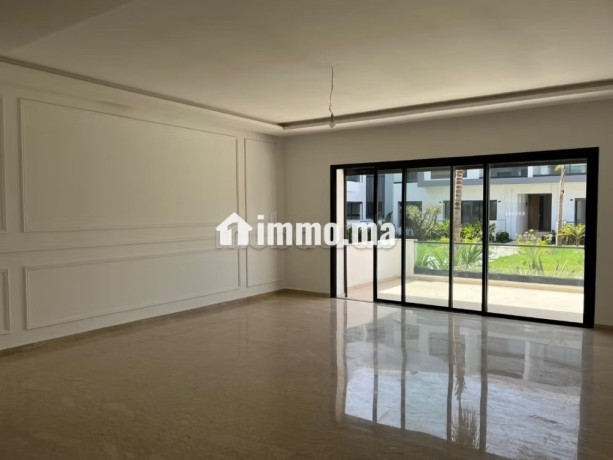 superbe-rez-de-jardin-de-160-m2-a-louer-big-14