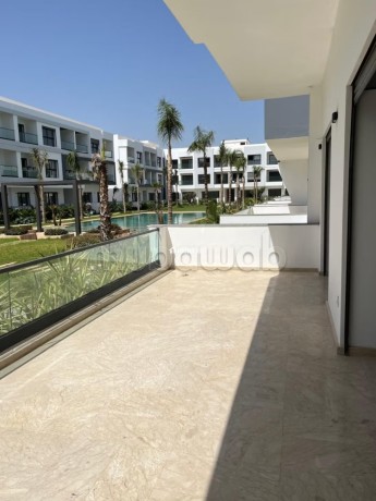 superbe-rez-de-jardin-de-160-m2-a-louer-big-17