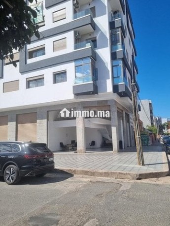 local-commercial-2-facades-magasins-a-casablanca-big-3