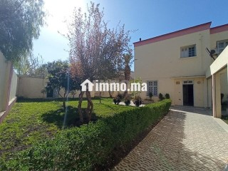 فيلا بالمسبح للكراء اليومي - Appartement Location Vacances - Meknes