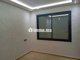 Appartement à l'achat à Hamria. 3 chambres agréables. Porte blindée, antenne parabolique - Appartement à vendre - Meknes