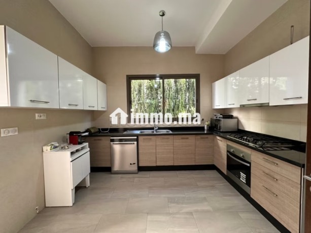 location-villa-de-haut-standing-a-taghazout-surface-totale-620-m2-antenne-parabolique-residence-securisee-big-15