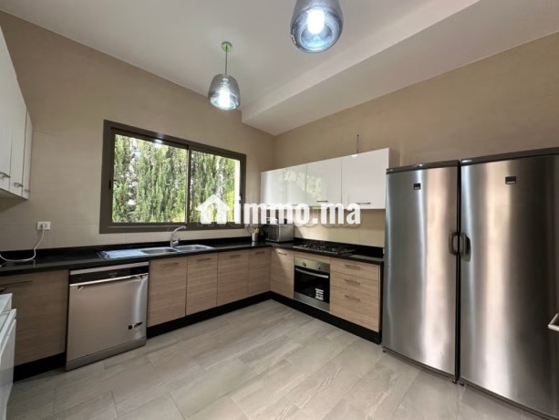 location-villa-de-haut-standing-a-taghazout-surface-totale-620-m2-antenne-parabolique-residence-securisee-big-16