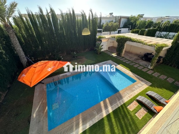 location-villa-de-haut-standing-a-taghazout-surface-totale-620-m2-antenne-parabolique-residence-securisee-big-1