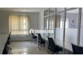 bureau-professionnel-entierement-equipe-a-louer-small-0
