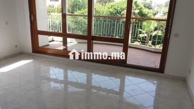 Villa avec chauffage central à Souissi - Location Immobilier - Rabat - photo 2