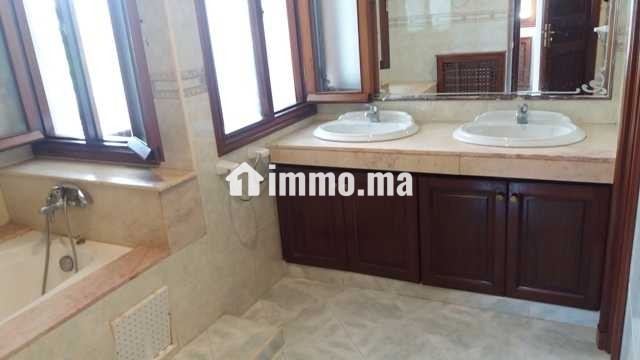 Villa avec chauffage central à Souissi - Location Immobilier - Rabat - photo 5