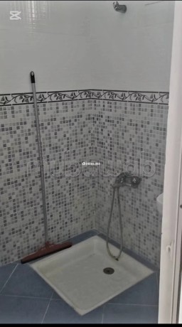 location-saisonniere-a-martil-1-belle-chambre-salon-contemporain-big-3
