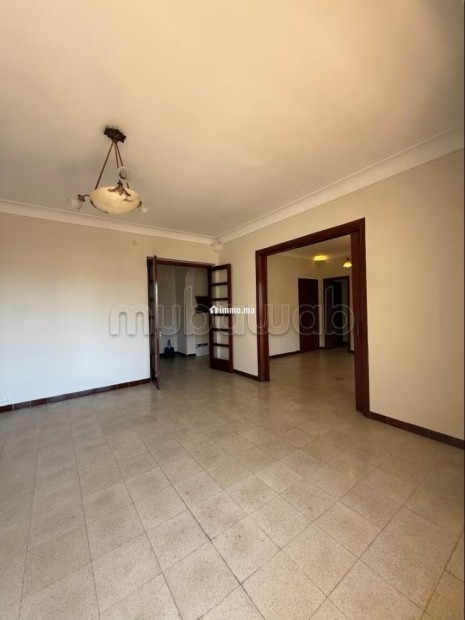 Location d'un appartement en Centre. 3 belles chambres Terrasse - Location Immobilier - Tanger - photo 7