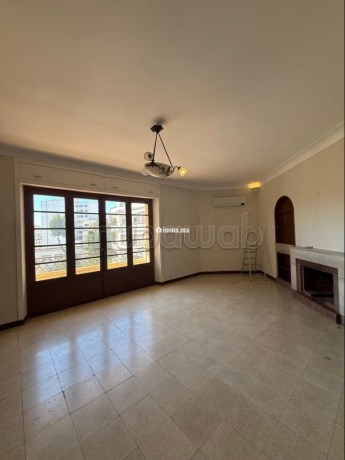 location-dun-appartement-en-centre-3-belles-chambres-terrasse-big-8