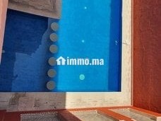 appart-avec-belle-piscine