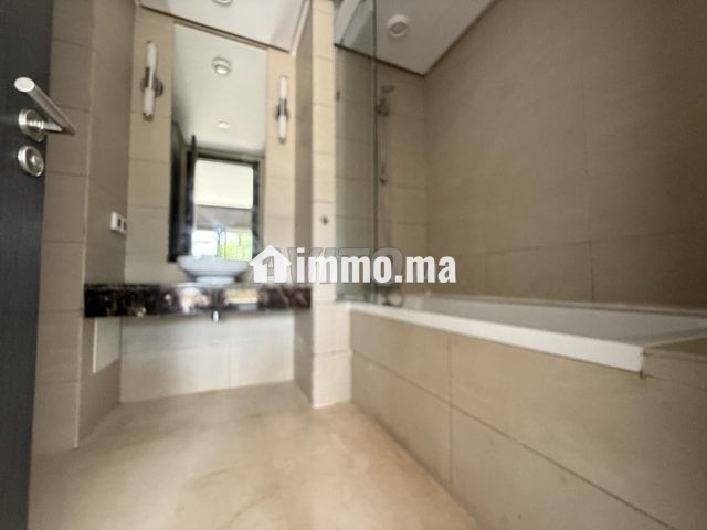 VILLA HAUT STANDING NEUF À LOUER A AIN DIAB - Location Immobilier - Casablanca - photo 4