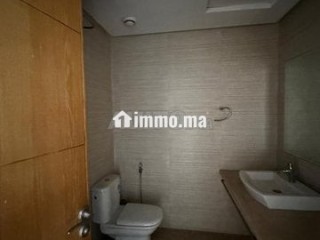 Avec 4 chambres Apprt vide à oasis square - Appartement à louer - Casablanca
