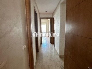 Avec 4 chambres Apprt vide à oasis square - Appartement à louer - Casablanca