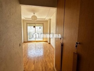 Avec 4 chambres Apprt vide à oasis square - Appartement à louer - Casablanca