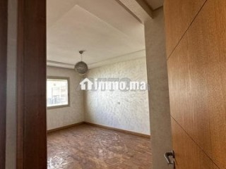 Avec 4 chambres Apprt vide à oasis square - Appartement à louer - Casablanca