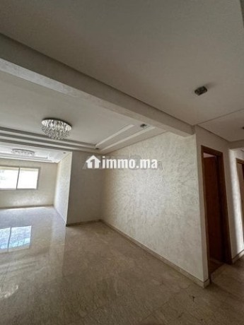 avec-4-chambres-apprt-vide-a-oasis-square-big-8