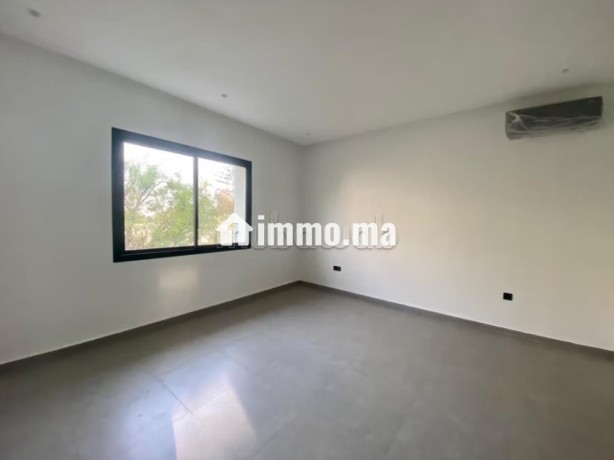 villa-professionnelle-1723m2-bd-franklin-roosvelt-big-10