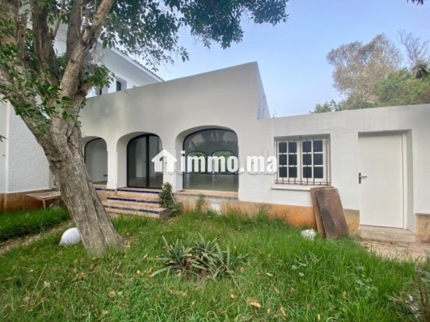 villa-professionnelle-1723m2-bd-franklin-roosvelt-big-19
