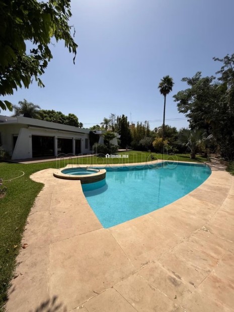 Magnifique villa à louer à Souissi. 7 pièces. Belle terrasse et jardin - Location Immobilier - Rabat - photo 1