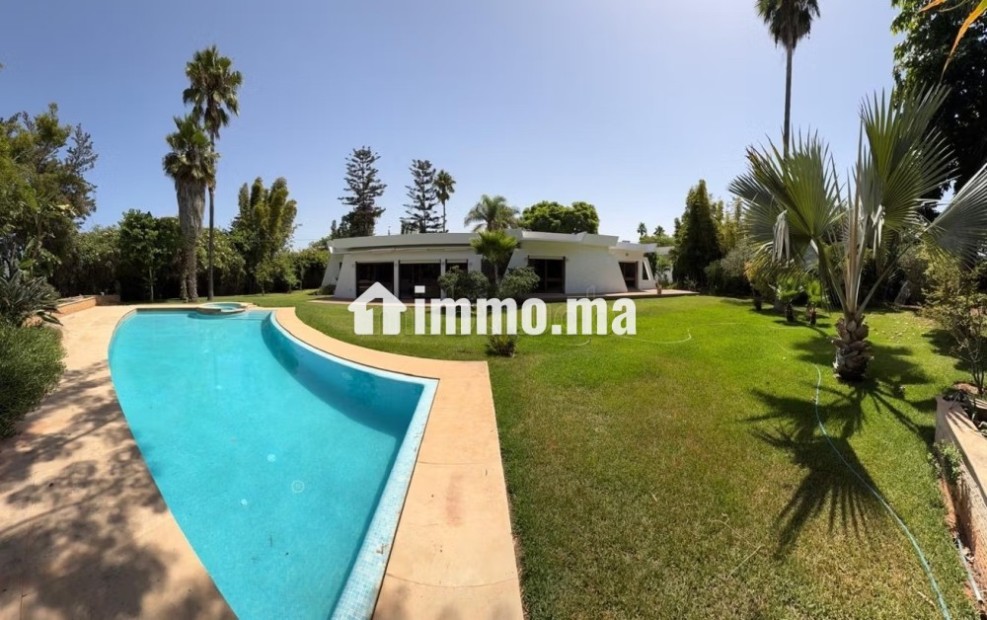 Magnifique villa à louer à Souissi. 7 pièces. Belle terrasse et jardin - Location Immobilier - Rabat - photo 2