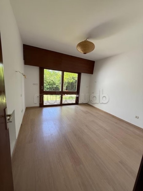 Magnifique villa à louer à Souissi. 7 pièces. Belle terrasse et jardin - Location Immobilier - Rabat - photo 4