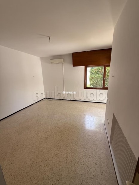 Magnifique villa à louer à Souissi. 7 pièces. Belle terrasse et jardin - Location Immobilier - Rabat - photo 8
