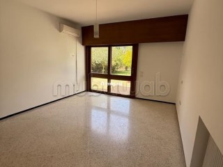 Magnifique villa à louer à Souissi. 7 pièces. Belle terrasse et jardin - Villa à louer - Rabat