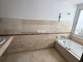 Magnifique villa à louer à Souissi. 7 pièces. Belle terrasse et jardin - Villa à louer - Rabat