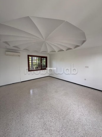 magnifique-villa-a-louer-a-souissi-7-pieces-belle-terrasse-et-jardin-big-15
