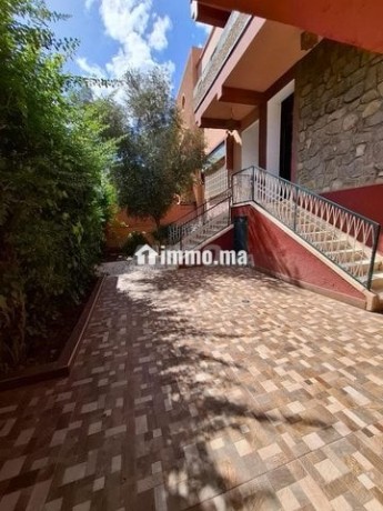 location-spacieuse-etage-de-villa-3-ch-big-0