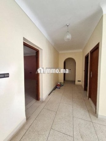 location-spacieuse-etage-de-villa-3-ch-big-4