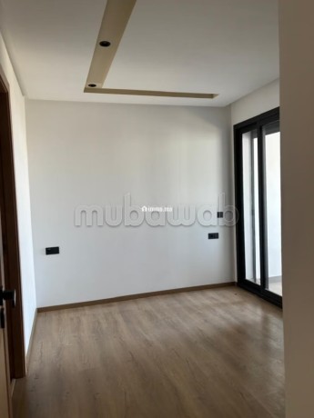 location-studio-58m2-vide-les-hopitaux-big-6