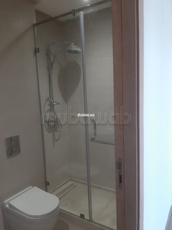 location-studio-58m2-vide-les-hopitaux-big-8