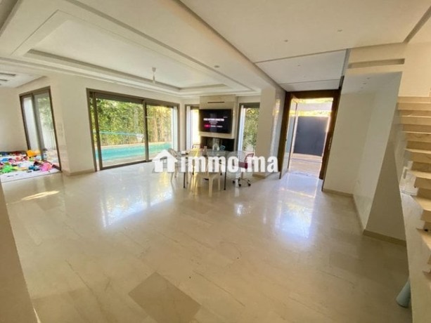 villa-a-louer-de-220m2-pas-loin-de-centre-ville-big-3