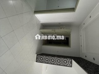Appart usage bureau sur av hassan 2 - Bureau à louer - Agadir