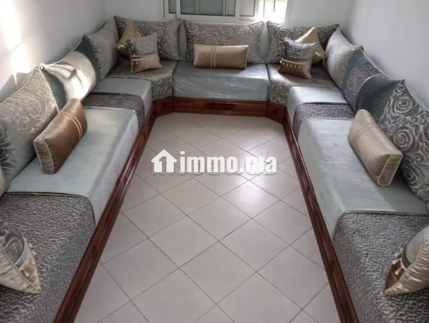 location-saisonniere-a-jawhara-surface-totale-110-m2-salon-marocain-et-antenne-parabolique-big-2