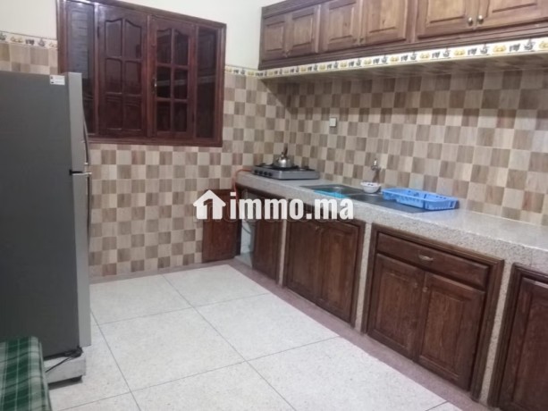 location-saisonniere-a-jawhara-surface-totale-110-m2-salon-marocain-et-antenne-parabolique-big-3