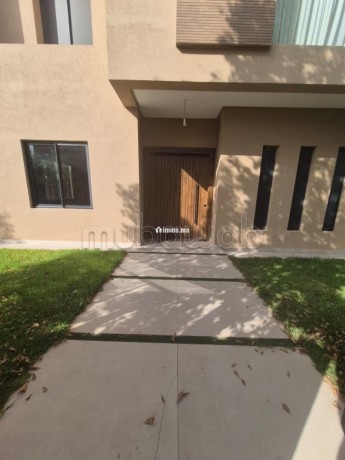 des-villas-de-luxes-de-600-a-900-m-2-dans-une-residence-fermee-big-2