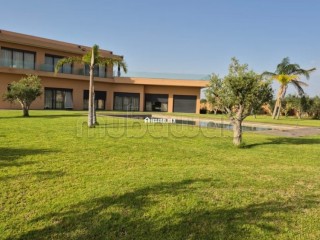 somptueuse-maison-a-vendre-a-route-amizmiz-surface-de-10000-m2