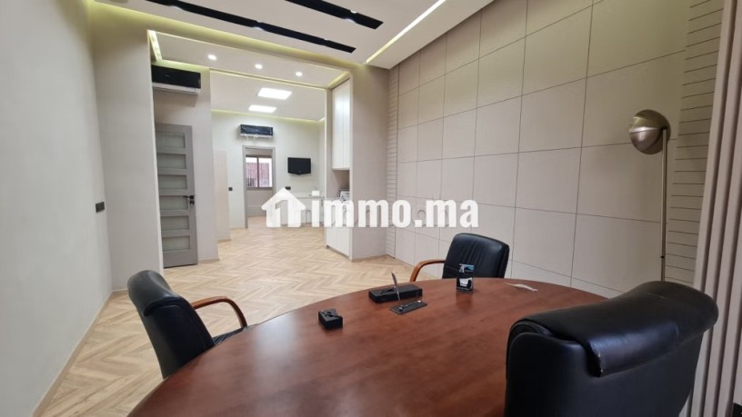 cabinet-medical-neuf-et-equipe-big-9