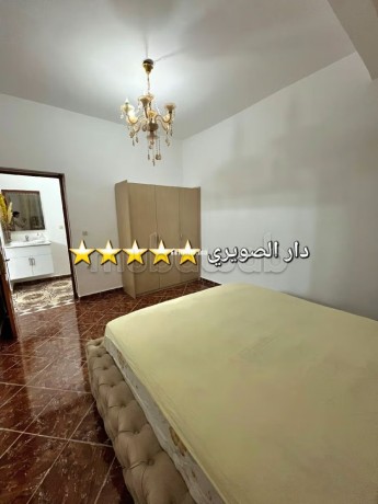 location-dun-appartement-a-argana-2-chambres-agreables-porte-blindee-antenne-parabolique-big-1