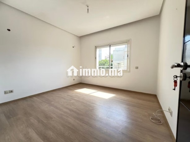 a-louer-splendide-appartement-3ch-vide-ain-diab-big-16