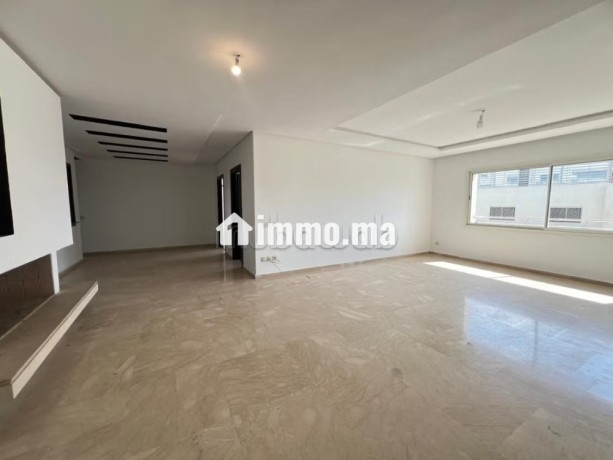 a-louer-splendide-appartement-3ch-vide-ain-diab-big-8
