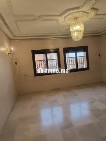 a-louer-appartement-vide-de-3-chambre-a-charaf-big-0