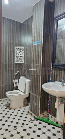 appartements-a-louer-a-borj-1-piece-systeme-de-parabole-et-residence-securisee-big-3