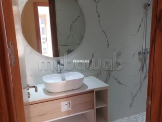 Joli appartement vide avec cuisine équipée - Appartement à louer - Casablanca