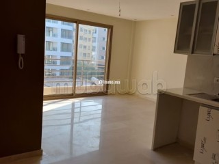 Joli appartement vide avec cuisine équipée - Appartement à louer - Casablanca